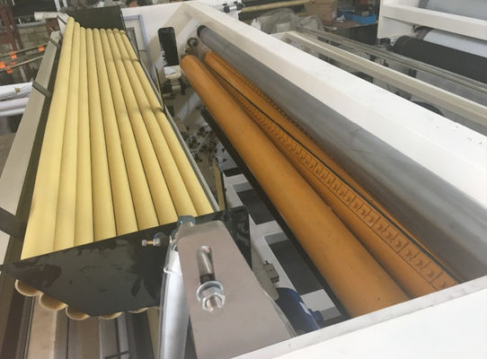 200m / Min 3500mm Lebar Mesin Gulungan Kertas Tisu 7.5KW Dengan Pemotongan